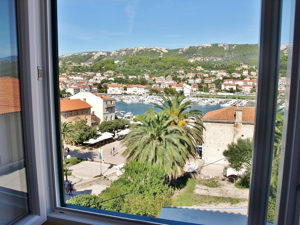 Rooms And Studio Old Town Rab Town Room photo